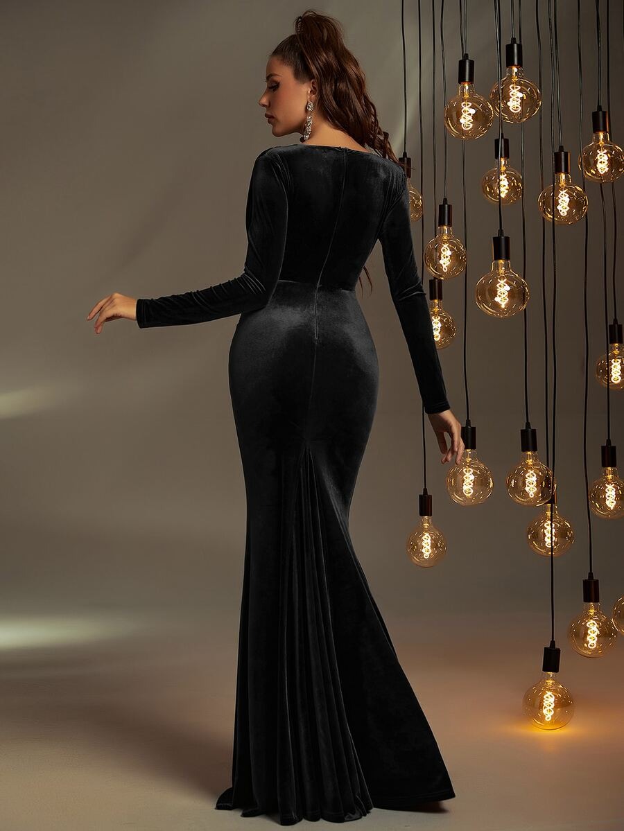 Luxury Black Velvet Mermaid Slit Gown